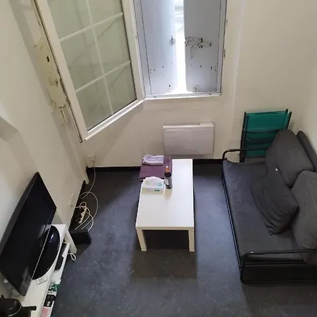 Petit Studio Idealement Place! Apartment *